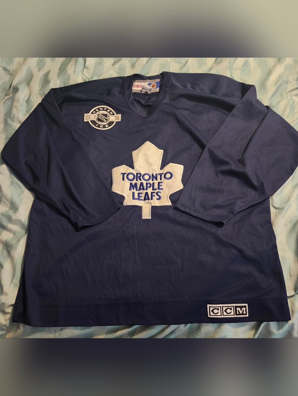Toronto Maple Leafs Made‎ in Canada Center Ice CCM Blue Jersey Men's Size XL